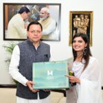 फिल्म शूटिंग के लिए उत्तराखंड आए प्रसिद्ध यूट्यूबर एवं कंटेंट क्रिएटर ने मुख्य मंत्री आवास में मुख्यमंत्री धामी से भेंट की
