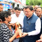 मुख्यमंत्री ने टनकपुर से कैलाश मानसरोवर यात्रा के पहले दल को हरी झंडी दिखाकर किया रवाना
