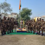 पुलिस अधीक्षक जी0आर0पी0 द्वारा पुलिस लाईन जीआरपी में किया गया ध्वजारोहण