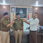 अपर उप निरीक्षक पद पर प्रमोट हेड कांस्टेबल को कप्तान ने पहनाए स्टार