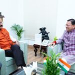 मुख्यमंत्री श्री पुष्कर सिंह धामी से मुख्यमंत्री आवास पर कैबिनेट मंत्री श्री सुबोध उनियाल ने शिष्टाचार भेंट की