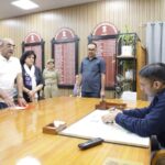 आपात बैठक के चलते डीएम से मिलने से वंचित रहे करीब 100 फरियादी