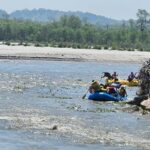 गंगा जी में अचानक बढ़ा जलस्तर, 21 लोग टापु पर फँसे, पुलिस ने किया रेस्क्यू