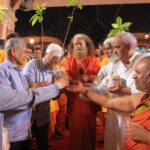 परमार्थ गंगा आरती में स्वर साम्राज्ञी आशा भोसले जी को अर्पित की भावपूर्ण श्रद्धांजलि