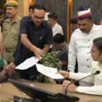 विधवा कनिष्का गर्ग का रू0 47230 हाउस टैक्स जिला प्रशासन ने करवाया जमा