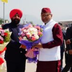 उपराष्ट्रपति श्री सी.पी. राधाकृष्णन के देवभूमि उत्तराखण्ड आगमन पर जौलीग्रांट एयरपोर्ट पर राज्यपाल लेफ्टिनेंट जनरल गुरमीत सिंह (से नि), मुख्यमंत्री और मंत्रीगणों ने उनका स्वागत किया