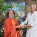 परमार्थ निकेतन दर्शनार्थ आये राजस्थान के कृषि एवं ग्रामीण विकास मंत्री श्री किरोड़ीलाल मीणा जी