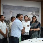 जनता मिलन में सुनी गईं 32 से अधिक शिकायतें, अधिकारियों को त्वरित निस्तारण के निर्देश