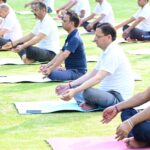 मुख्यमंत्री ने अधिकारियों एवं कर्मचारियों के साथ योगाभ्यास किया