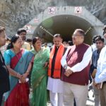 प्रभारी मंत्री गणेश जोशी ने किया अलकनंदा नदी पर निर्माणाधीन पुल एवं सुरंग परियोजना का निरीक्षण