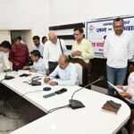 जनपदवासियों की समस्याओं को त्वरित निस्तारण के उदेश्य से जिलाधिकारी के निर्देशन में मुख्य विकास अधिकारी की अध्यक्षता में आयोजित किया  जन सुनवाई कार्यक्रम