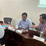 ग्राफिक एरा यूनिवर्सिटी परिसर में आयोजित जनसुनवाई कैंप में पहुंचे स्थानीय नागरिक