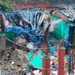 विष्णु घाट रेलवे स्टेशन के पास मकान गिरने की घटना में फायर सर्विस ने चार लोगों को सुरक्षित निकाला