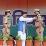 मुख्यमंत्री उत्तराखंड द्वारा एसएसपी हरिद्वार एवं पुलिस अधीक्षक नगर को मेडल अलंकृत किया