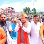 देवीधुरा में फलों-फूलों से बरसी बग्वाल, ऐतिहासिक पाषाण युद्ध के साक्षी बने लाखों श्रद्धालु