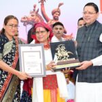 मुख्यमंत्री ने तीलू रौतेली एवं आंगनबाड़ी कार्यकत्री पुरस्कार से मातृशक्ति को किया सम्मानित