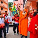 खेल मंत्री रेखा आर्य ने हरकी पैड़ी से उठाई कांवड़, 22 किलोमीटर दूरी तय करने के लिए ऋषिकेश हुई रवाना