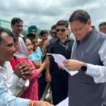 मुख्यमंत्री  ने खटीमा  में आम जनता और जनप्रतिनिधियों से मुलाकात कर उनकी समस्याएं और सुझाव सुने