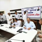 जनपद वासियों की समस्याओं को त्वरित निस्तारण के उदेश्य से जिलाधिकारी मयूर दीक्षित की अध्यक्षता में प्रत्येक सोमवार को आयोजित किया जा रहा है जन सुनवाई कार्यक्रम