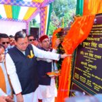 श्रीनगर में मुख्यमंत्री के स्वागत को सड़कों पर उमड़ा जनसैलाब